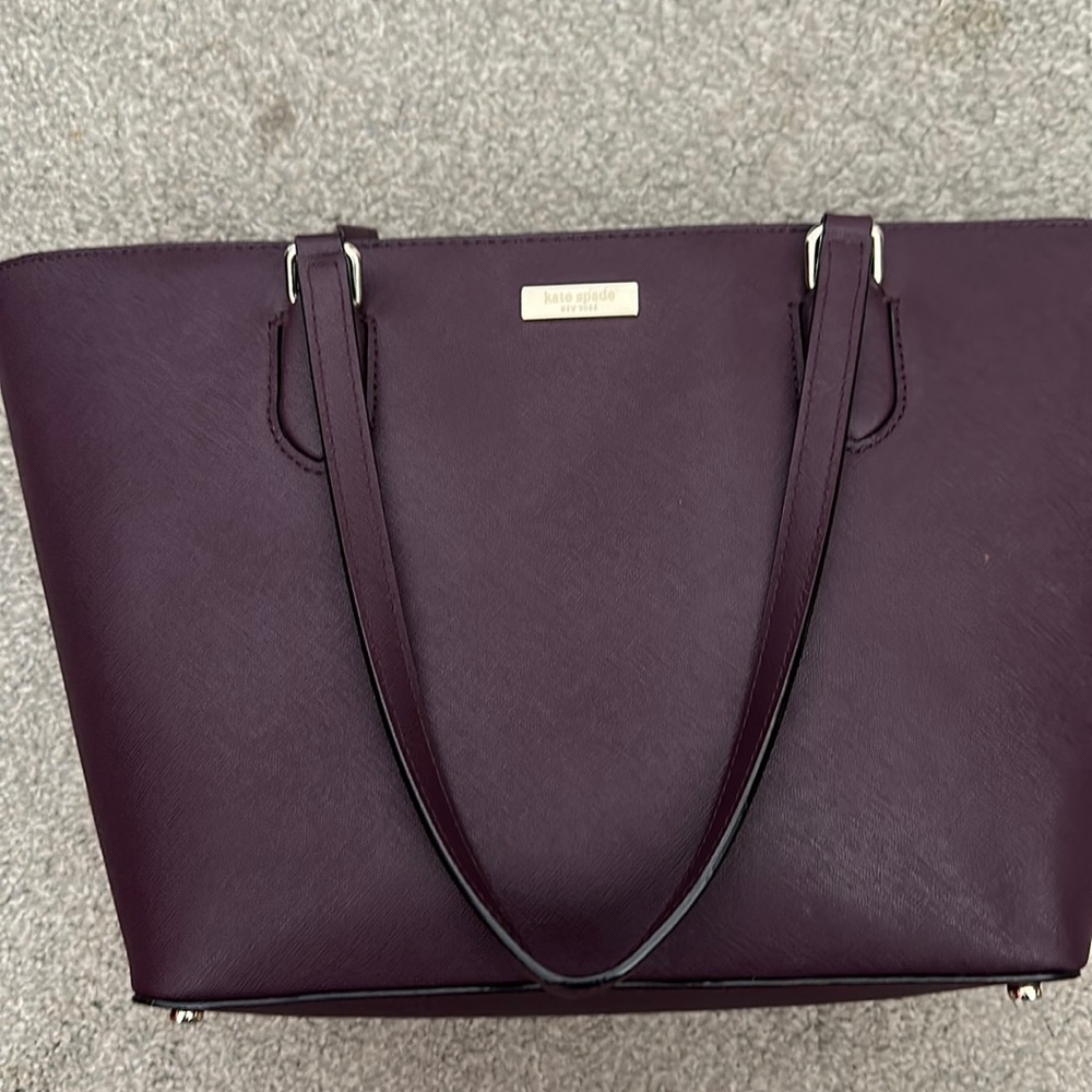 Used in good condition Kate Spade purse